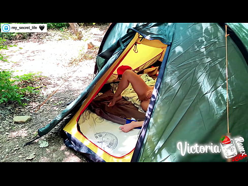 ❤️ Difilmkan di kamera Pria brengsek yang bersemangat dari Orang Asing di dalam tenda ❤ porno indah pada kami ️