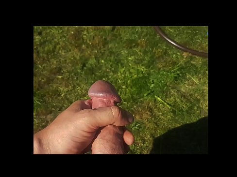 ❤️ Hottie mendapatkan vagina merah mudanya kacau dan mani dengan menyemprotkan di taman musim panas ❤ porno indah pada kami ️