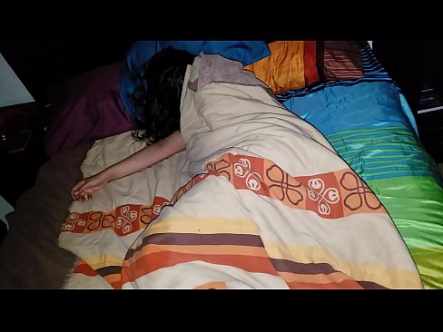❤️ Anak tiri memarahi ibu tirinya yang masih muda saat dia tidur. ❤ porno indah pada kami ️
